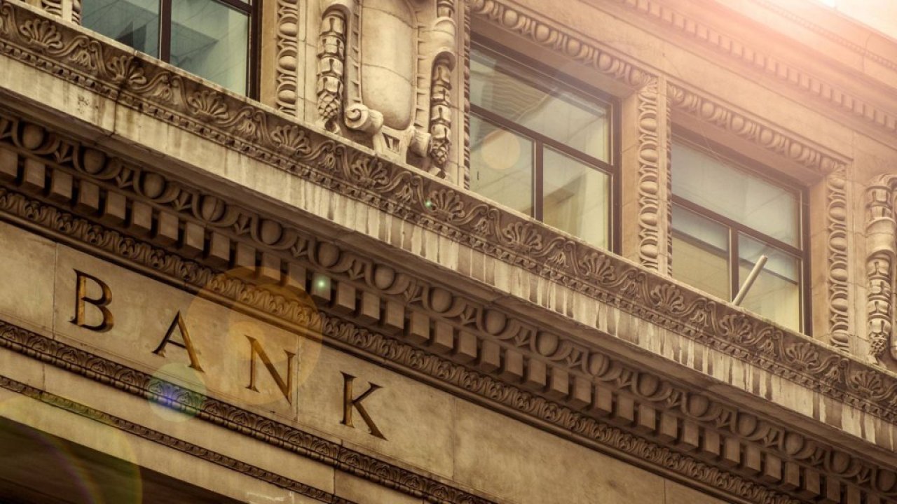 Letonya da bankalar için ek vergi planlıyor
