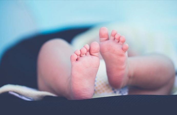 8 günlük bebekte koronavirüs tespit edildi