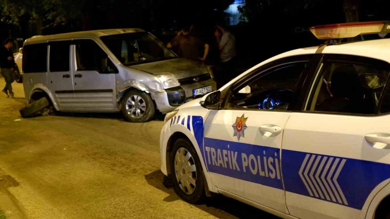 Edirne'de alkollü sürücü dört araca çarptı