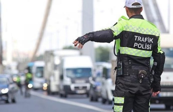 30 büyükşehir ve Zonguldak’a giriş çıkış yasağı uzatıldı