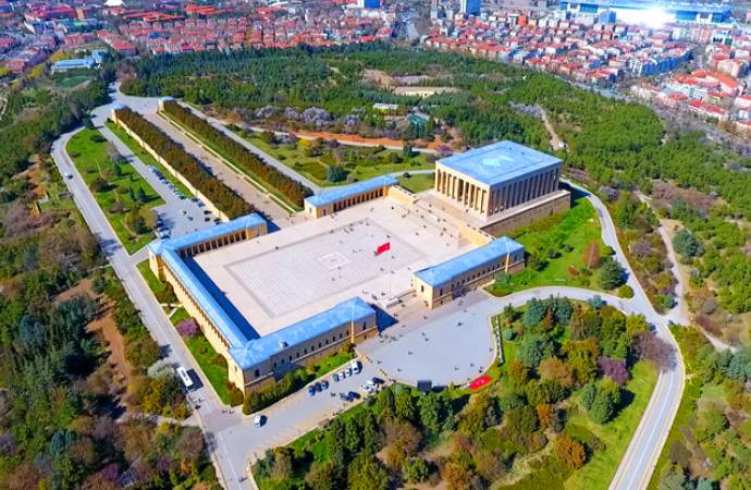 Ankara Büyükşehir Belediyesi’nden ‘Anıtkabir’e camii’ açıklaması: SİLÜETİNİ ETKİLEMEYECEĞİ AÇIK