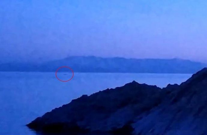 Heyecan yaratan anlar... Görüntülediği cismi ‘Van Gölü Canavarı’ sandı