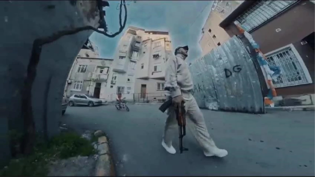 Ünlü rapçi ve diğer iki kişi gözaltına alındı