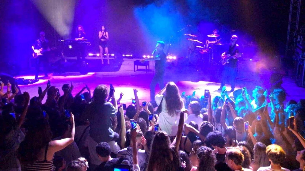 Teoman, Marmaris'te unutulmaz bir konser verdi