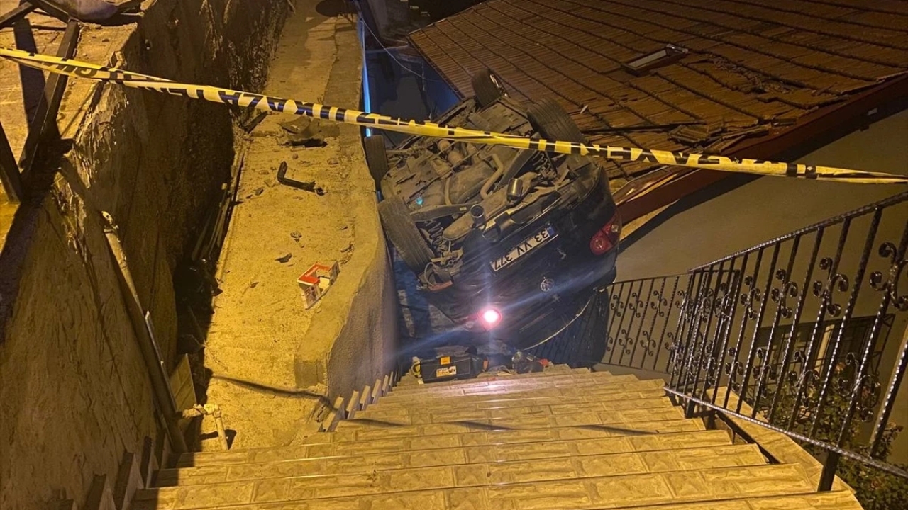 Zonguldak'ta silahlı saldırıdan kaçarken otomobiliyle kaza yapan kişi yaralandı