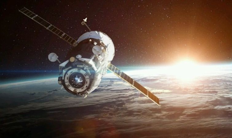 Kontrolden çıkan Intelsat uydu 15 yıl çalışacaktı