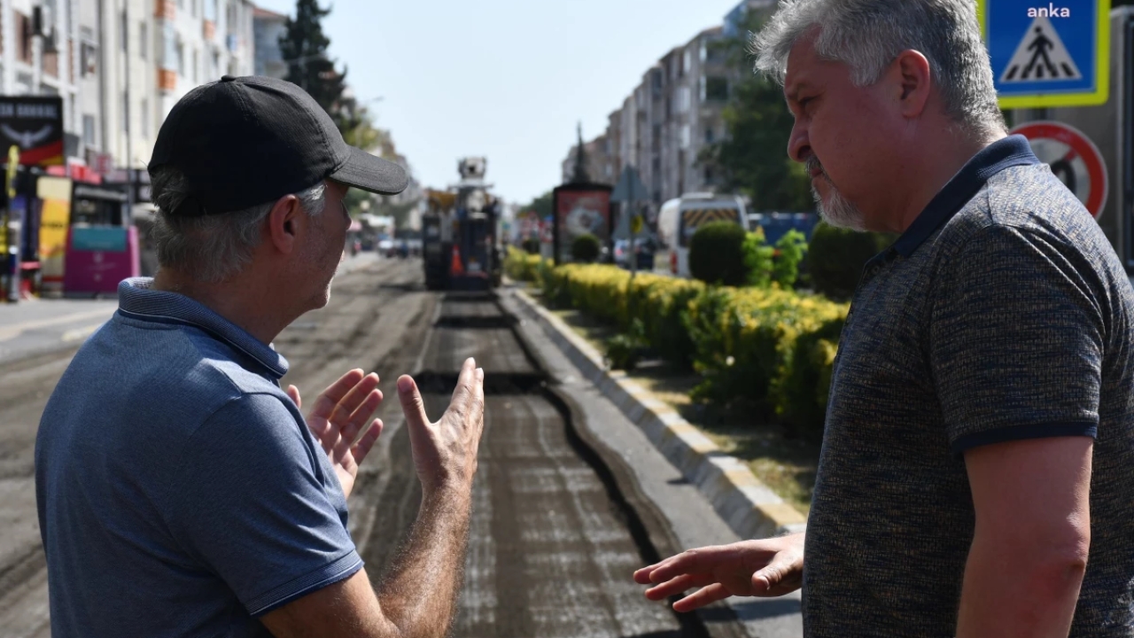 Lüleburgaz Belediyesi İstasyon Caddesi'ndeki çalışmaları yeniden yapıyor