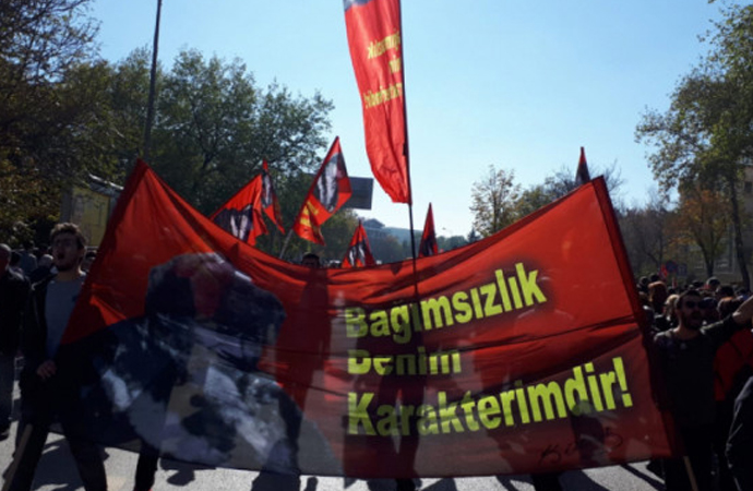 Atatürk pankartı Anıtkabir'e yine alınmadı!