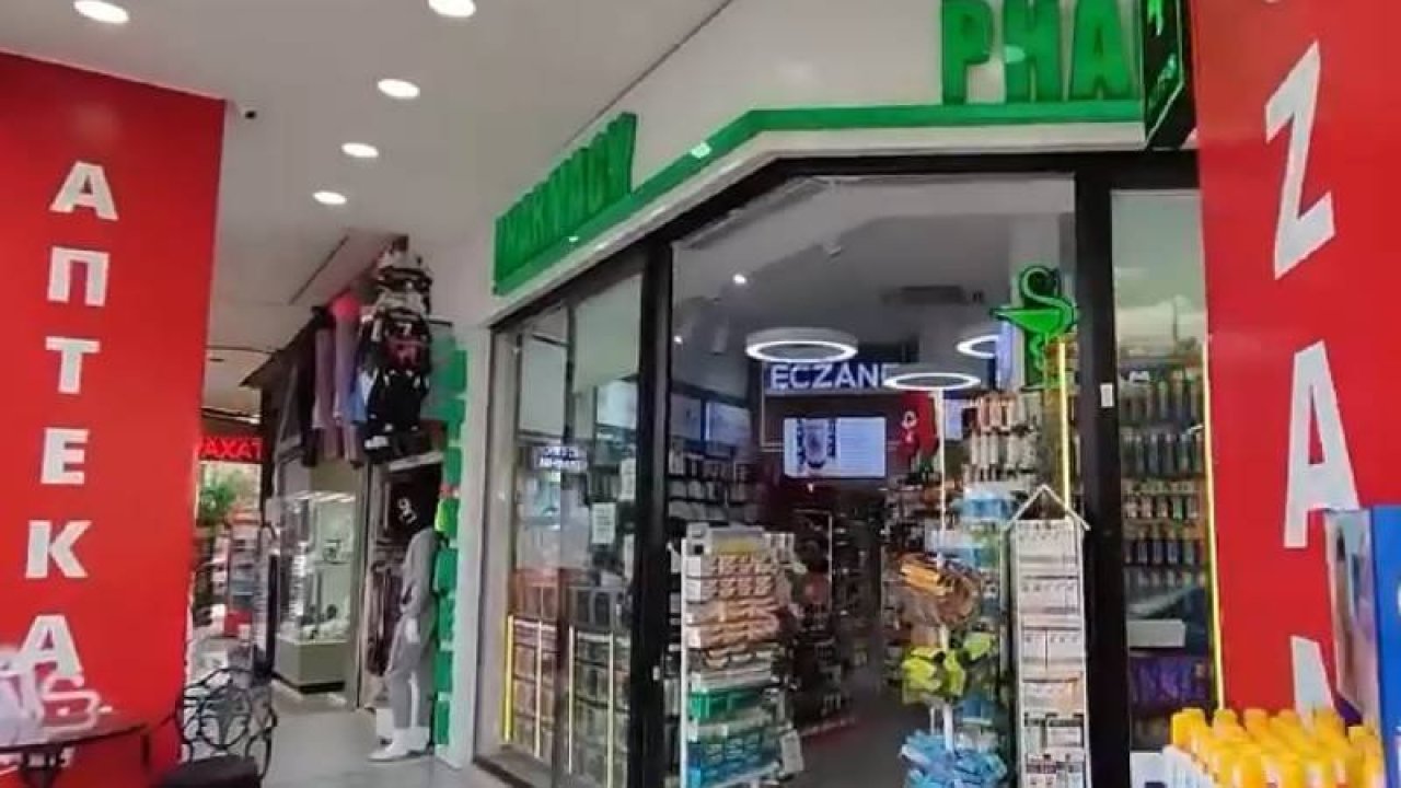 Antalya'da ucuz eczane tanıtımı yapan Rus çifte soruşturma
