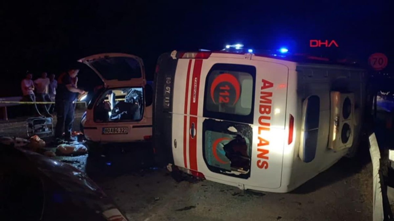 Osmaniye'de Ambulans ile Otomobil Kafa Kafaya Çarpıştı: 3 Ölü, 3 Yaralı