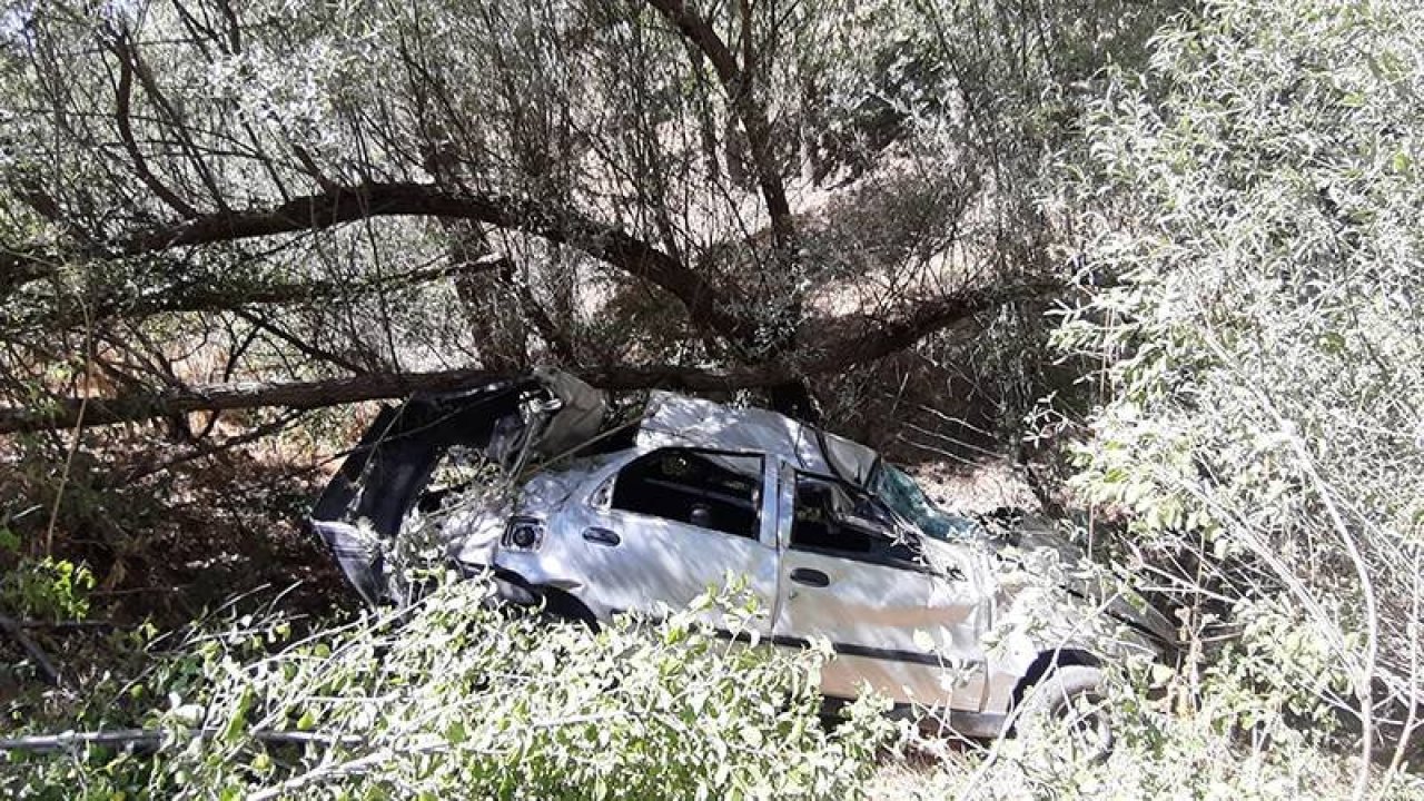 Adana'da uçuruma devrilen otomobilde 4 kişi hayatını kaybetti