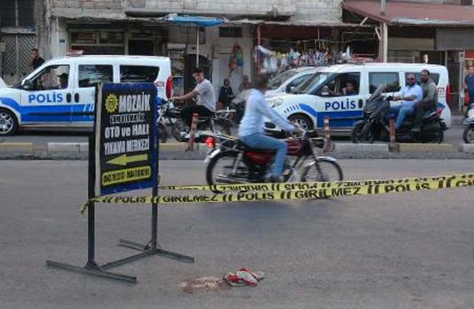 Kilis’te Suriyelilerden bıçaklı kavga: Husumetlisini göğsünden bıçakladı