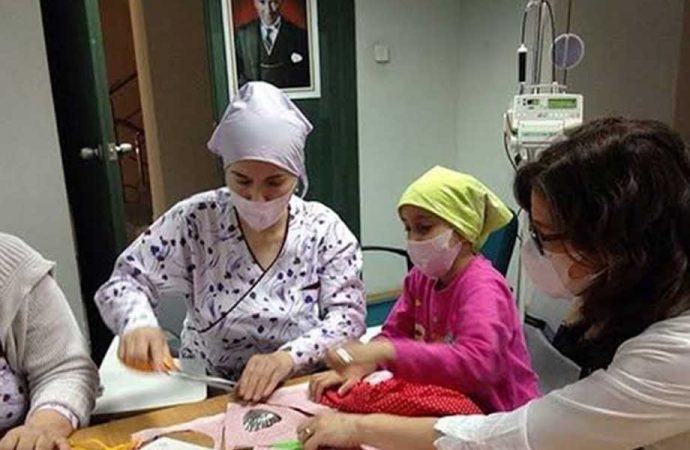 CHP’den LÖSEV’e 125 bin maske