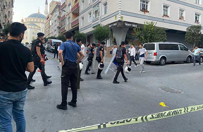 İstanbul’da kahvehaneye saldırı çatışmaya dönüştü: Bir ölü iki ağır yaralı