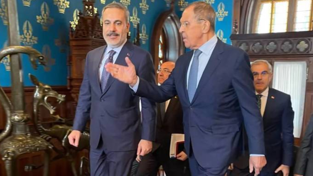 Rus mevkidaşı Lavrov ile görüştü: Hakan Fidan'dan tahıl ve Suriye açıklaması
