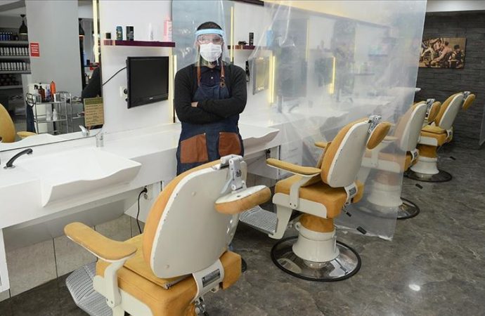 Sağlık Bakanlığı’ndan berber ve kuaförlere uyarı