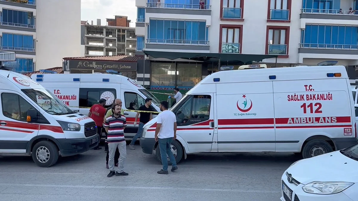 GÖZÜNÜ KAN BÜRÜDÜ! Kalp masajı yapılan yaralıyı tekrar vurdu