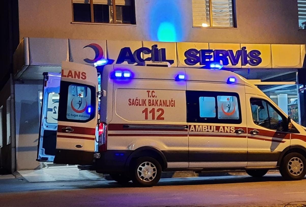 Düğünde çıkan kavgada 4 kişi yaralandı: Konvoyun önünü kesen gelinin ağabeyi ile damadın yakınları kavga etti
