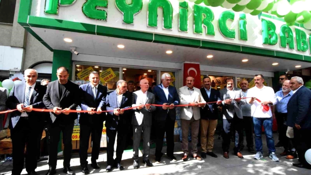 Erzurumlu Mandıra İşletmecisi Şadi Çıran, 'Peynirci Baba'nın 151. Şubesini Erzurum'da Hizmete Açtı