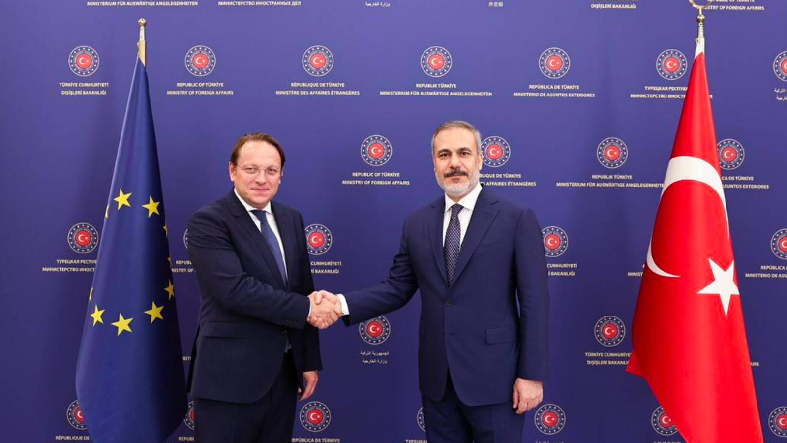 AMAN TÜRKİYE SINIRI AŞMASINLAR! AB - Türkiye arasında 781 milyon euroluk sığınmacı sözleşmesi