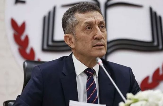 Ziya Selçuk’tan 14 yaş altı çocukların ‘dışarı çıkış izni’ ile ilgili açıklama
