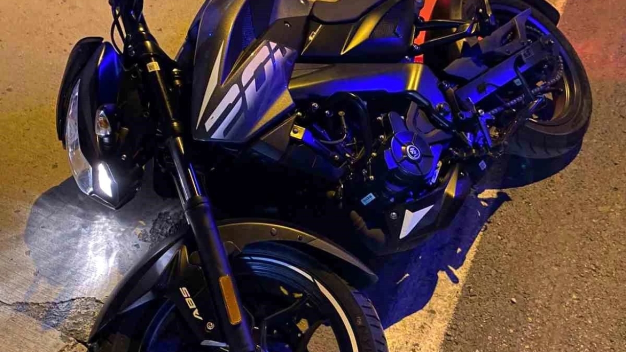 Bağcılar'da motosiklet çalan hırsızlar polis tarafından yakalandı
