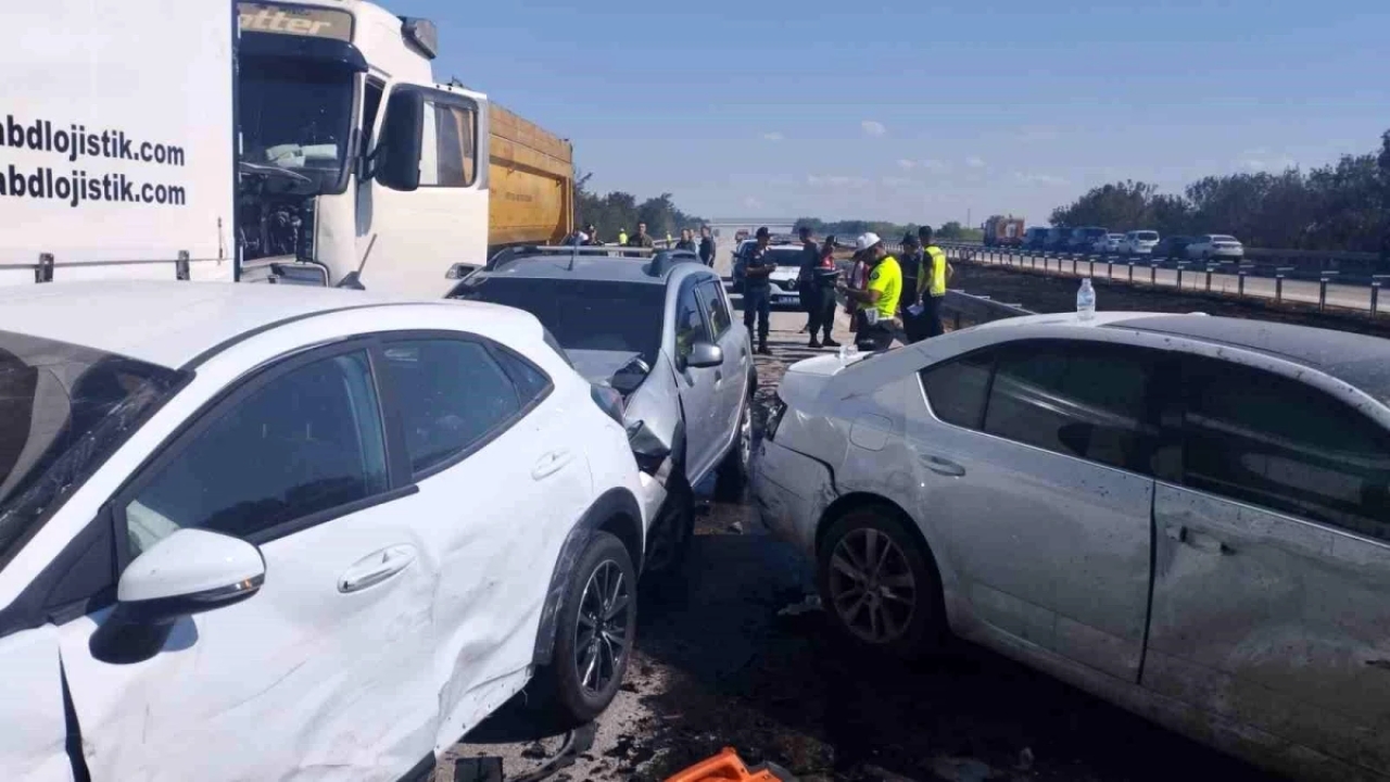 Edirne-Kırklareli Yolunda Zincirleme Trafik Kazası: 1 Ölü, 36 Yaralı