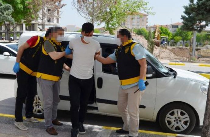 Eşini öldüren erkek: Cinayetten sonra şükür namazı kıldım
