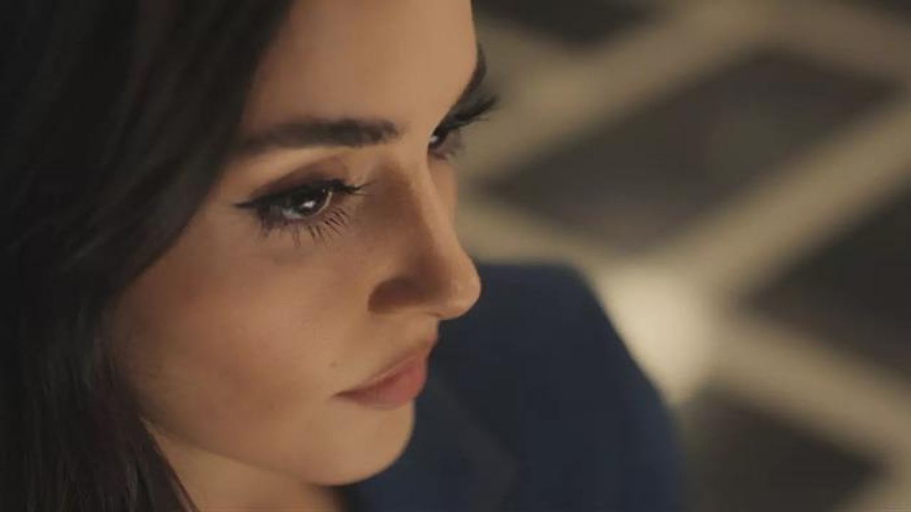 Bambaşka Biri'nin Leyla'sı Hande Erçel kimdir, nereli ve kaç yaşında? Hakan Sabancı ile aşk yaşayan Hande Erçe