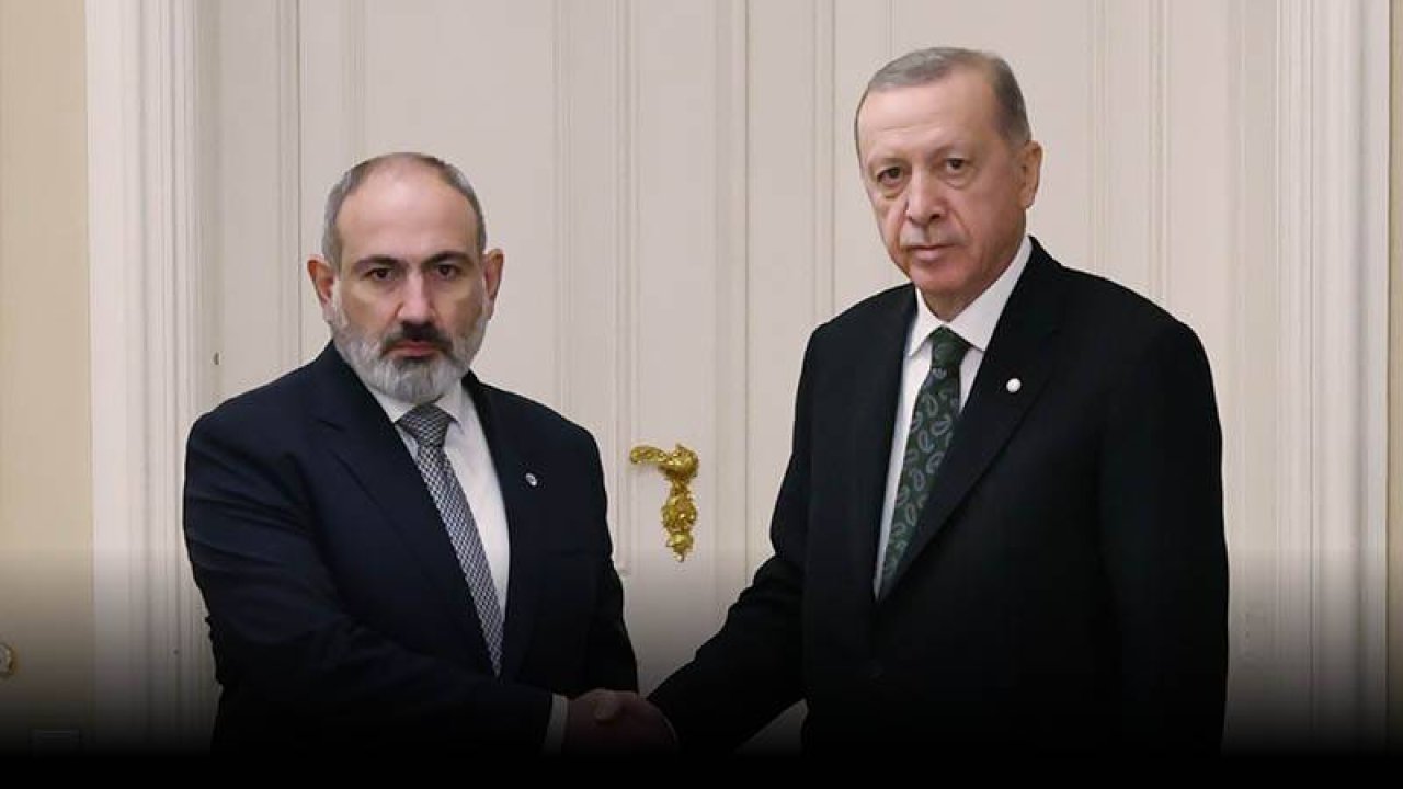 Erdoğan ve Paşinyan görüşmesinde 