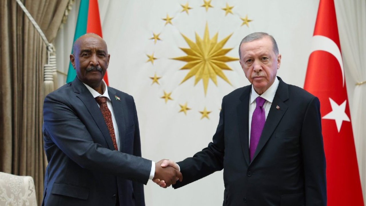 Erdoğan, Sudan Egemenlik Konseyi Başkanı Orgeneral El-Burhan ile görüştü
