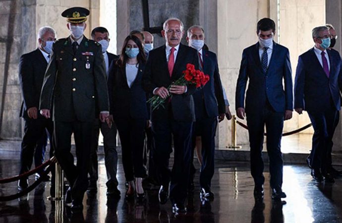 CHP Genel Başkanı, Anıtkabir’i ziyaret etti