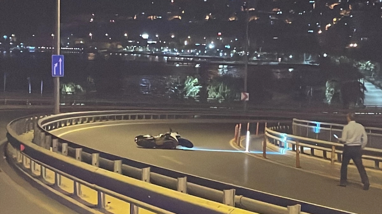 İzmir'de motosiklet kazası: 1 ölü, 1 yaralı