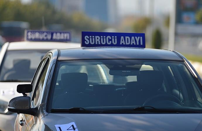 Ehliyet kursu fiyatlarına dev zam