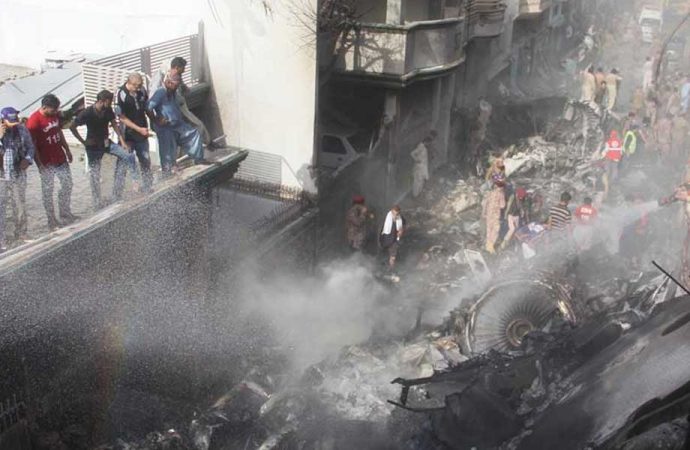 Pakistan’da uçak kazasına ait ilk incelemelerde kritik detaylar