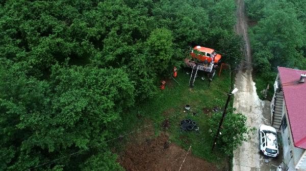 Seyir terasına çevirdiği minibüs, pandemide ‘izole evi’ oldu