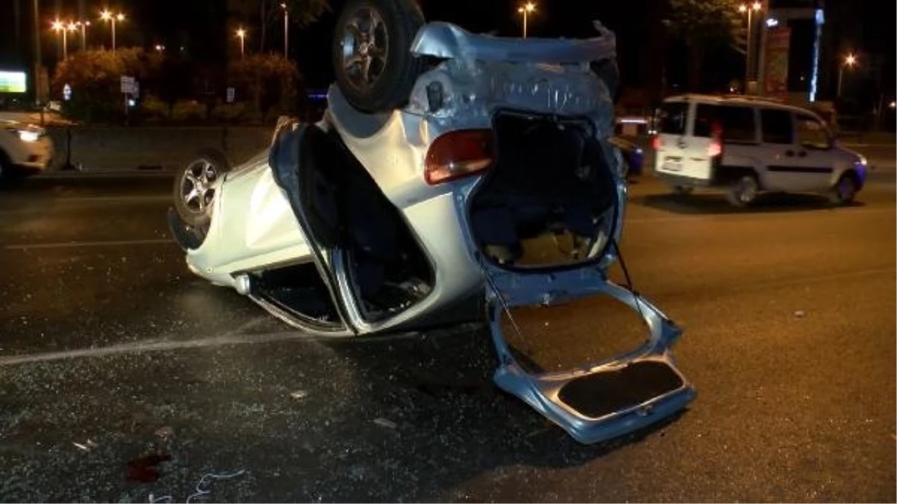 Kadıköy'de Alkollü Polis Memuru Kontrolden Çıkarak Kaza Yaptı