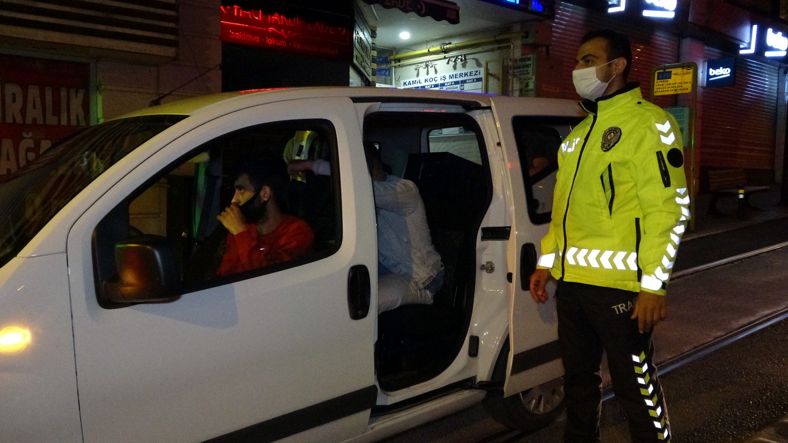 Bursa'da kısıtlamanın bitimine dakikalar kala ceza yağdı