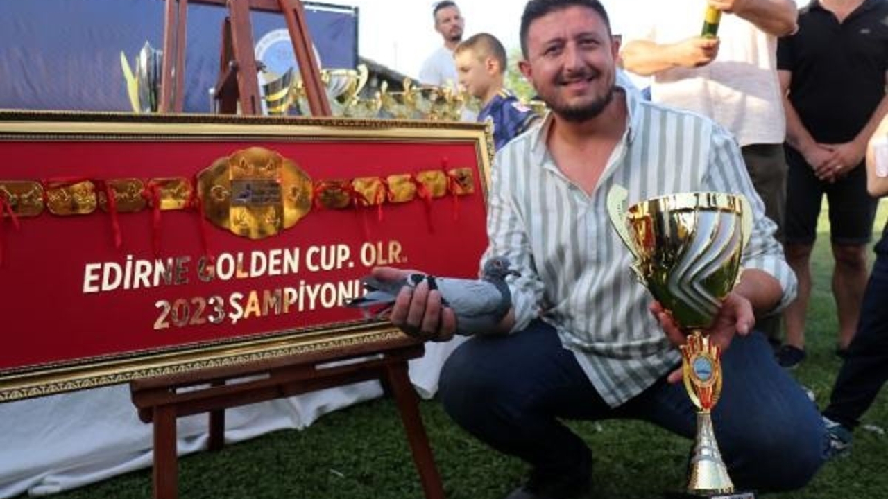 Posta güvercini yarışmasında, 1'inci olan güvercin sahibine altın kemer kazandırdı
