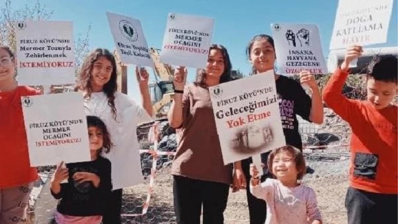 Orhaneli'de Mermer Ocağına Karşı Eylem