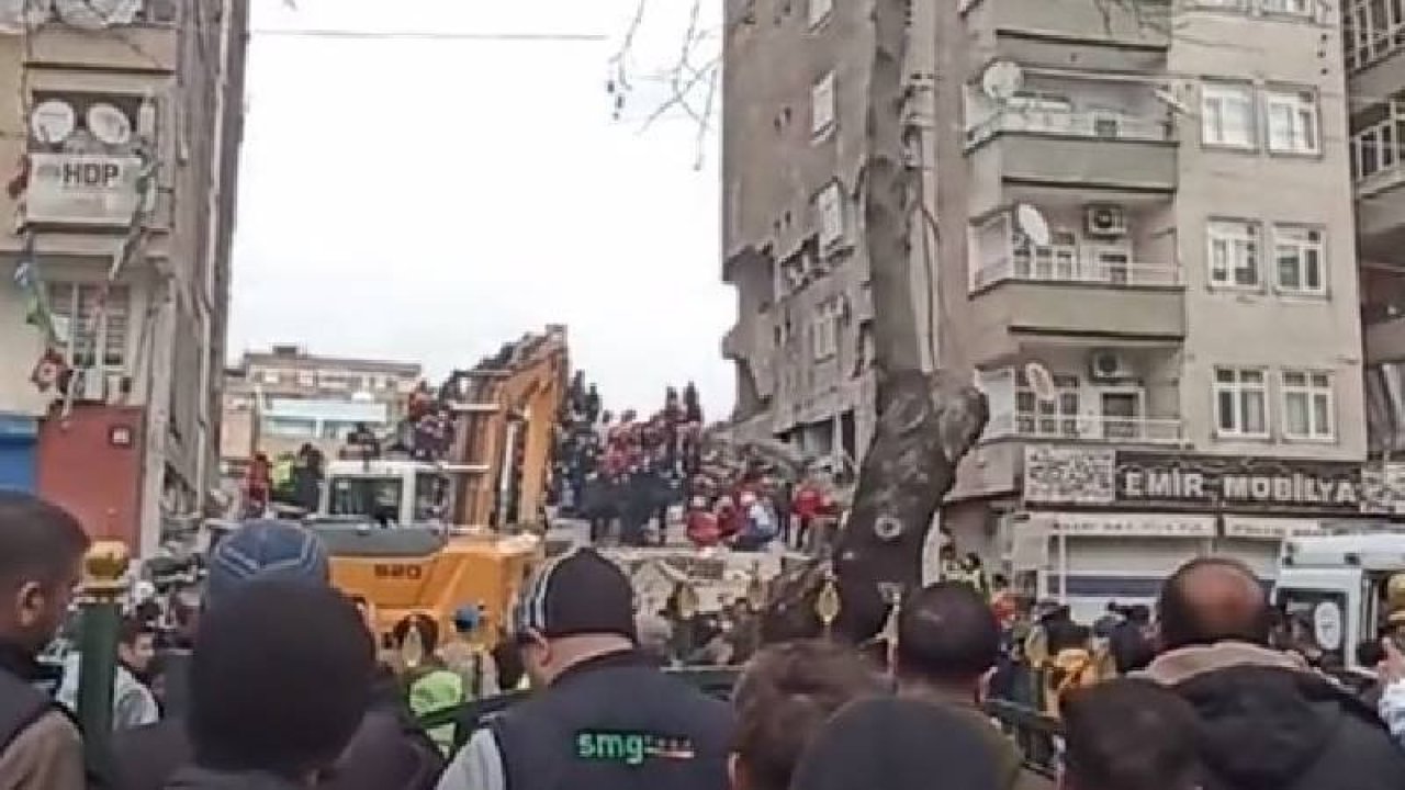 Depremde 38 kişinin öldüğü Dündar Apartmanı’nın 2 müteahhidi ve arsa sahibine 22’şer yıl hapis istemi