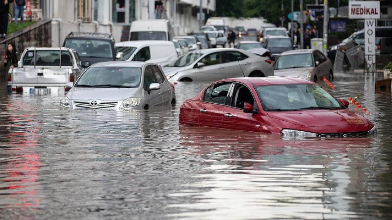 Meteoroloji'den 7 il için sarı kodlu uyarı: Sağanak yağışlar Batı Karadeniz'e kayacak; ani sel, su baskını yaş