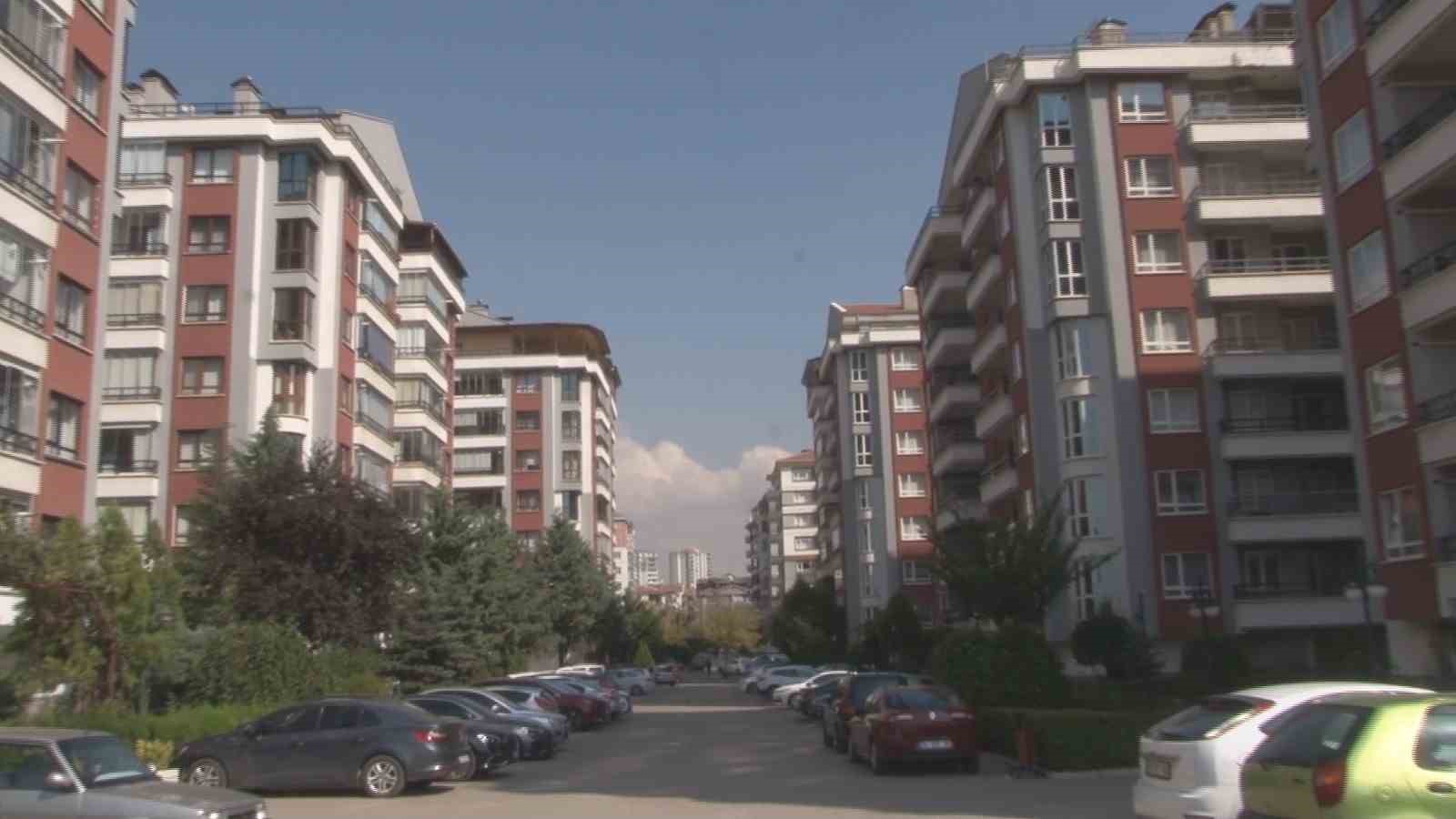 Ev sahibi rayiç bedel diyerek 14 bin lira istedi kiracılar fahiş diyerek itiraz etti