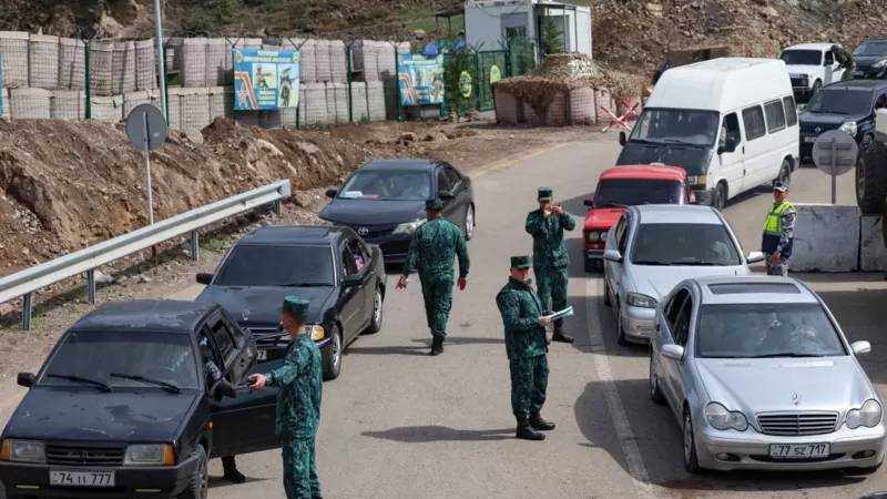 Ermeniler Karabağ'ı terk ediyor: 120 bin nüfusun 100 bin göç etti