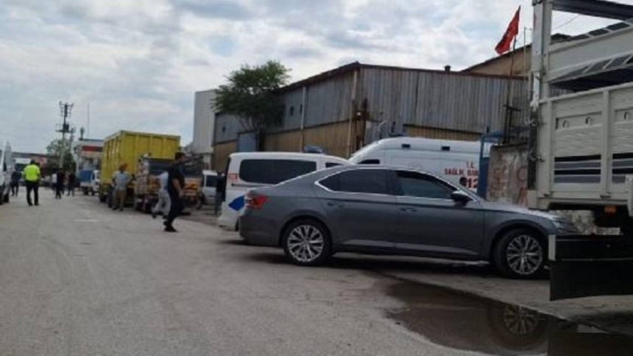 Kocaeli'de iş cinayeti: Geri dönüşüm deposunda hurda altında kalan işçi öldü