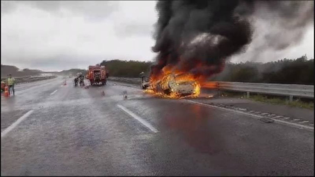 Kocaeli'de 5 araç birbirine girdi, 2'si alev aldı: 4 yaralı