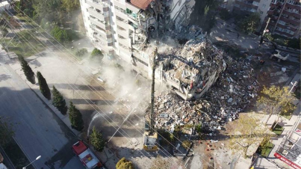İzmir depreminde 11 kişiye mezar olan apartmanın yapı denetimcisi: Çalışma arkadaşlarımın yönlendirmesiyle imz