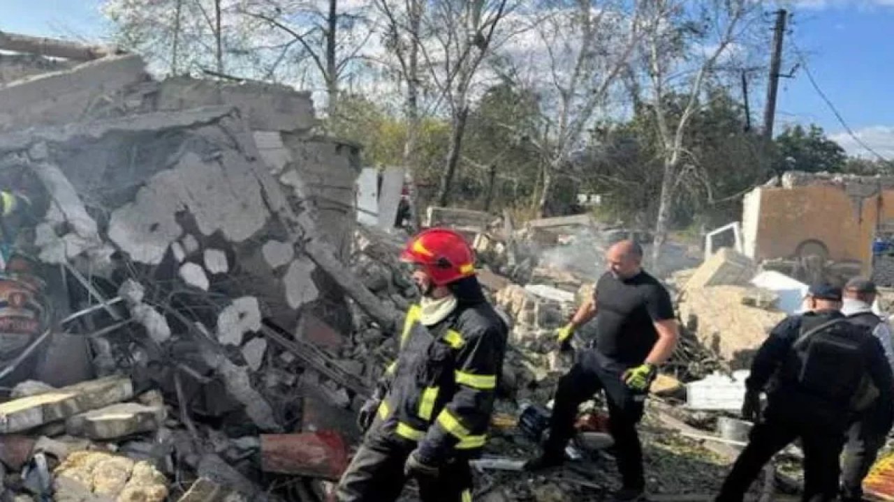 Ukrayna: Groza köyüne Rusların düzenlediği saldırıda 49 kişi öldü