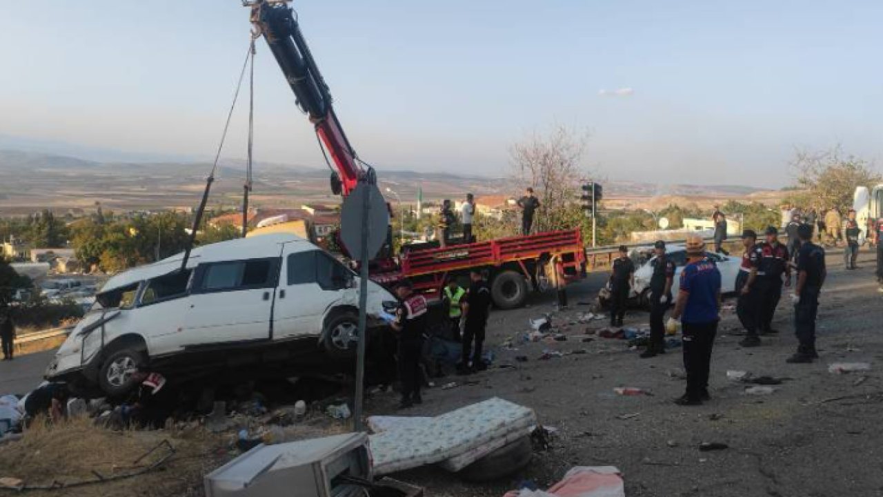 Gaziantep'te freni patlayan kamyon 3 araca çarptı! 5 kişi hayatını kaybetti 17 kişi yaralandı