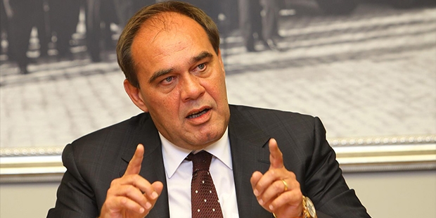 Gazeteci Bahadır Özgür: Yıldırım Demirören, Karayip ülkesi Dominica'dan para karşılığı vatandaşlık satın almış
